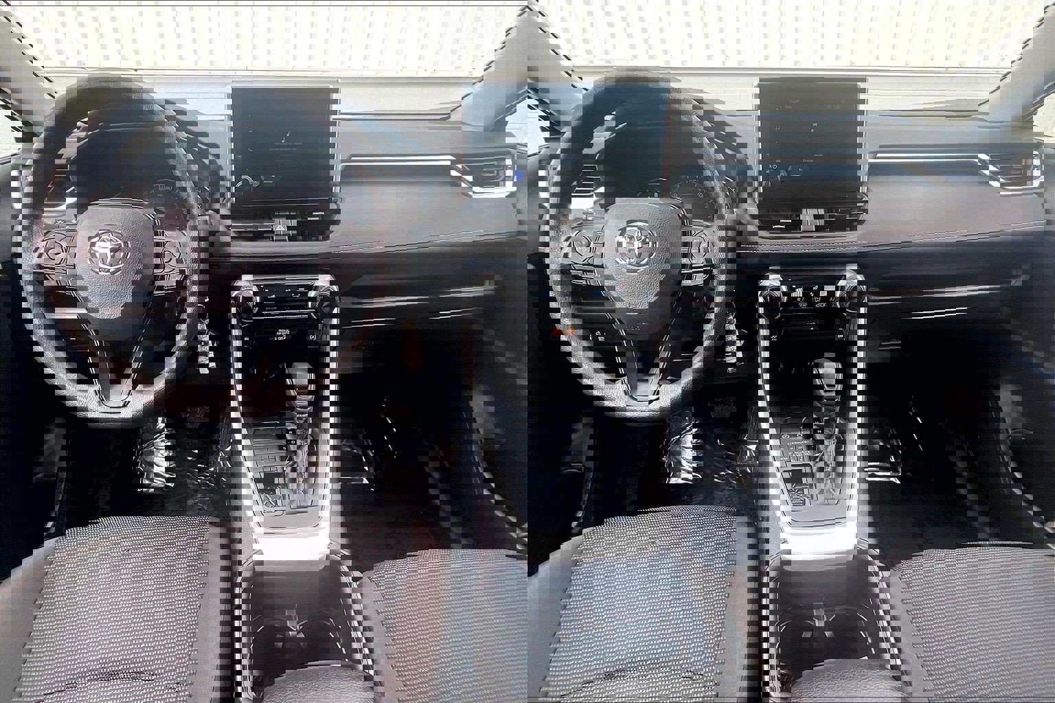 Used 2025 Toyota RAV4 LE image 19