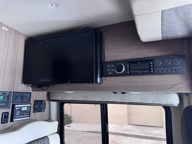 Used 2016 RAM ProMaster 3500 w/ Premium Appearance Group FWD image 14