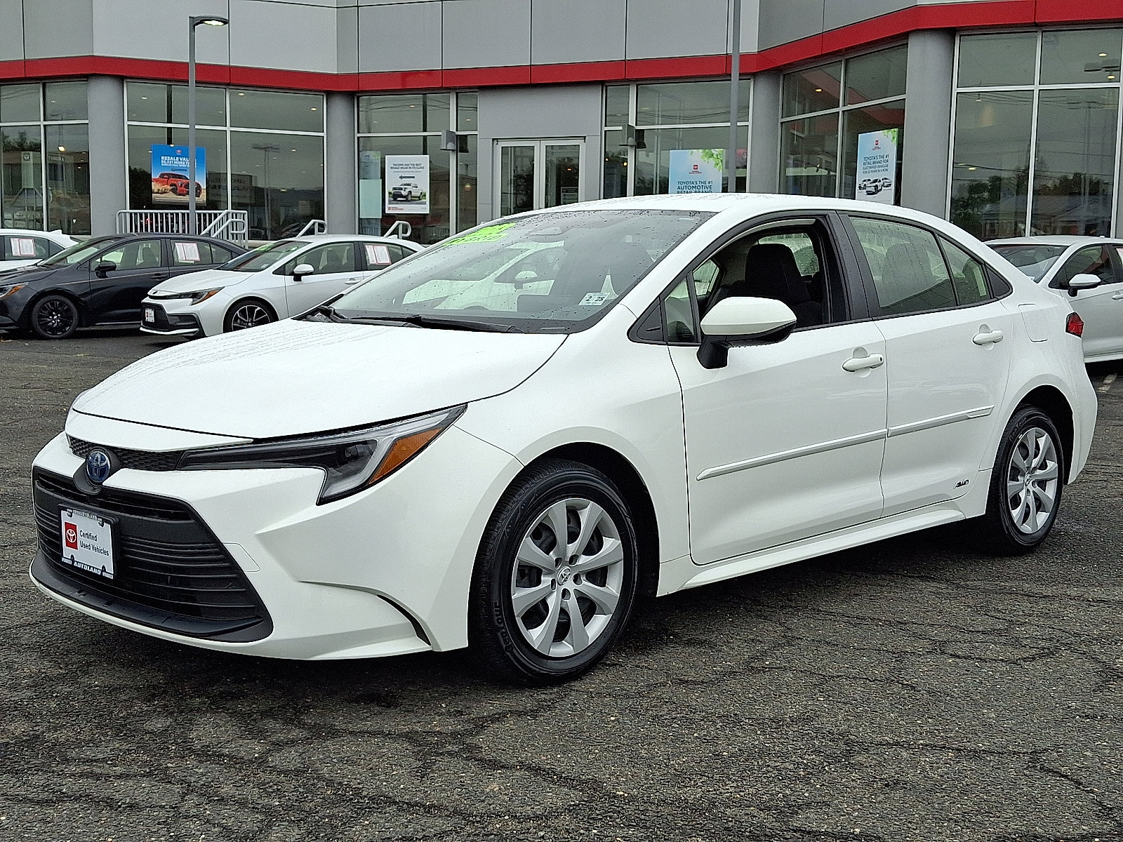 Certified 2023 Toyota Corolla LE image 3