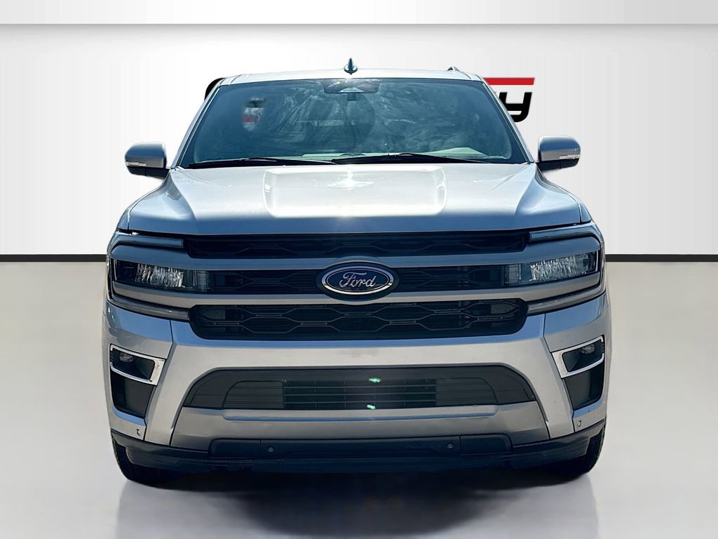 Used 2022 Ford Expedition Limited image 2