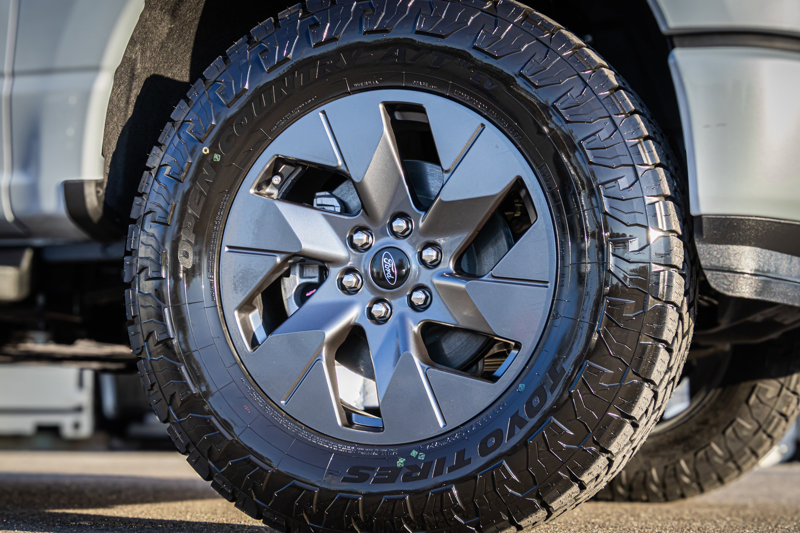 New 2025 Ford F150 Lightning Lariat AWD/4WD image 19