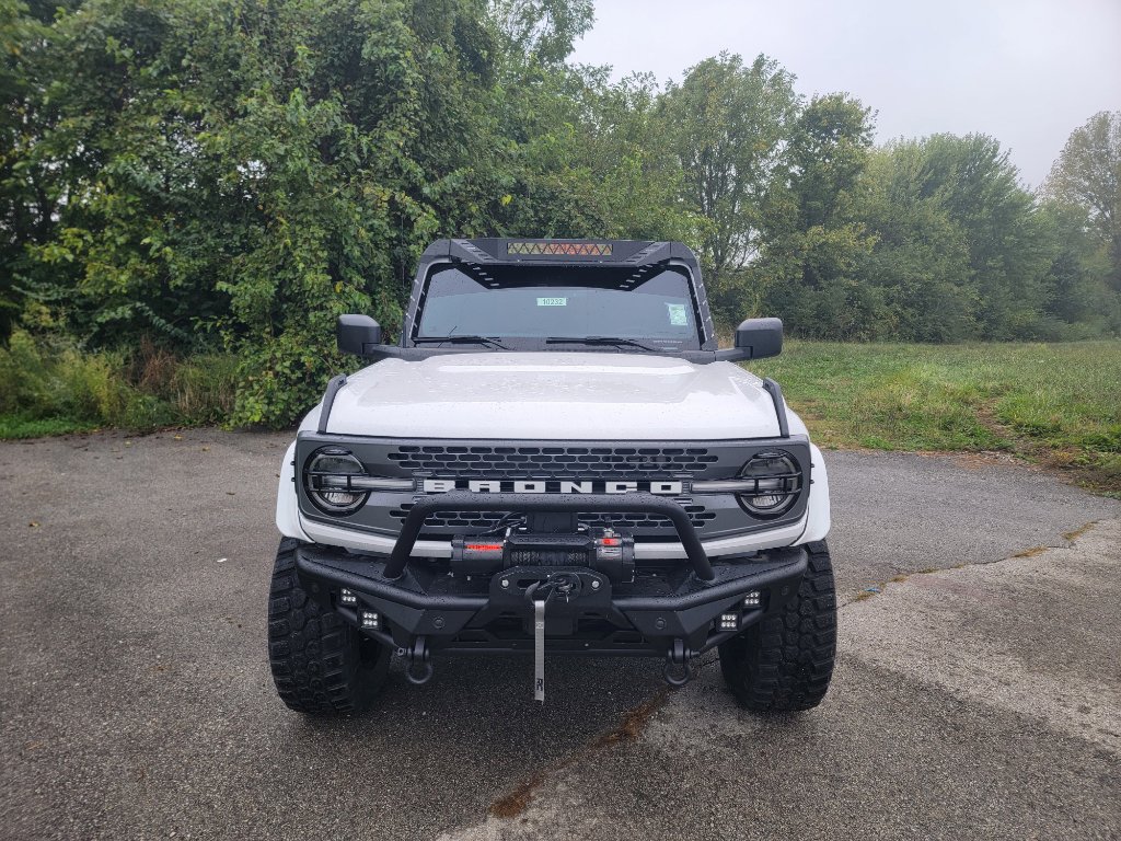 New 2025 Ford Bronco Badlands image 2