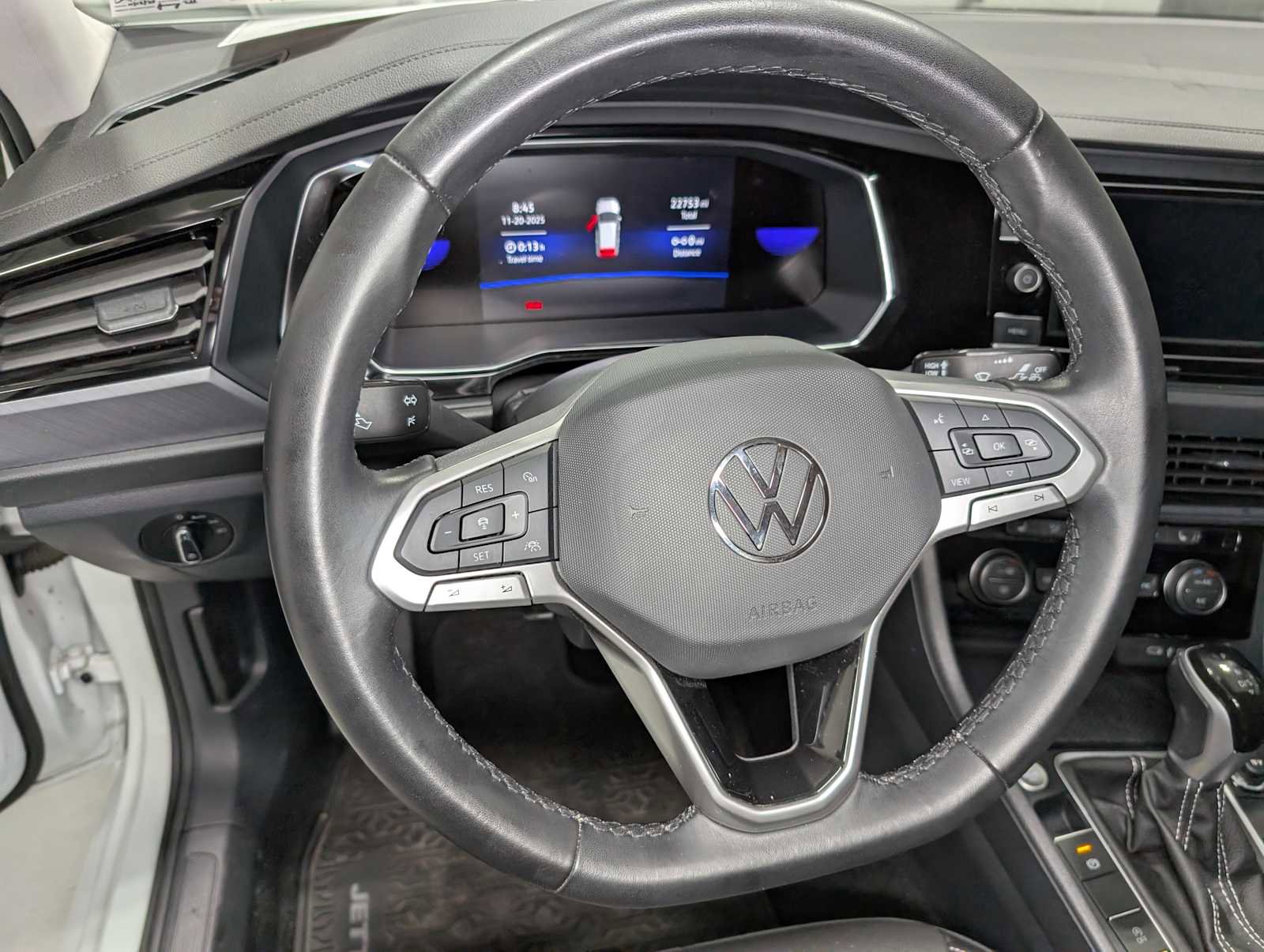 Used 2024 Volkswagen Jetta SE image 35