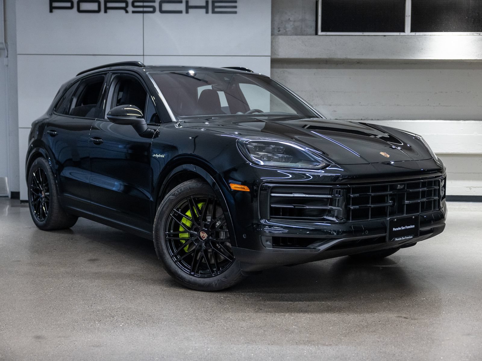 Certified 2026 Porsche Cayenne E-Hybrid AWD/4WD image 10