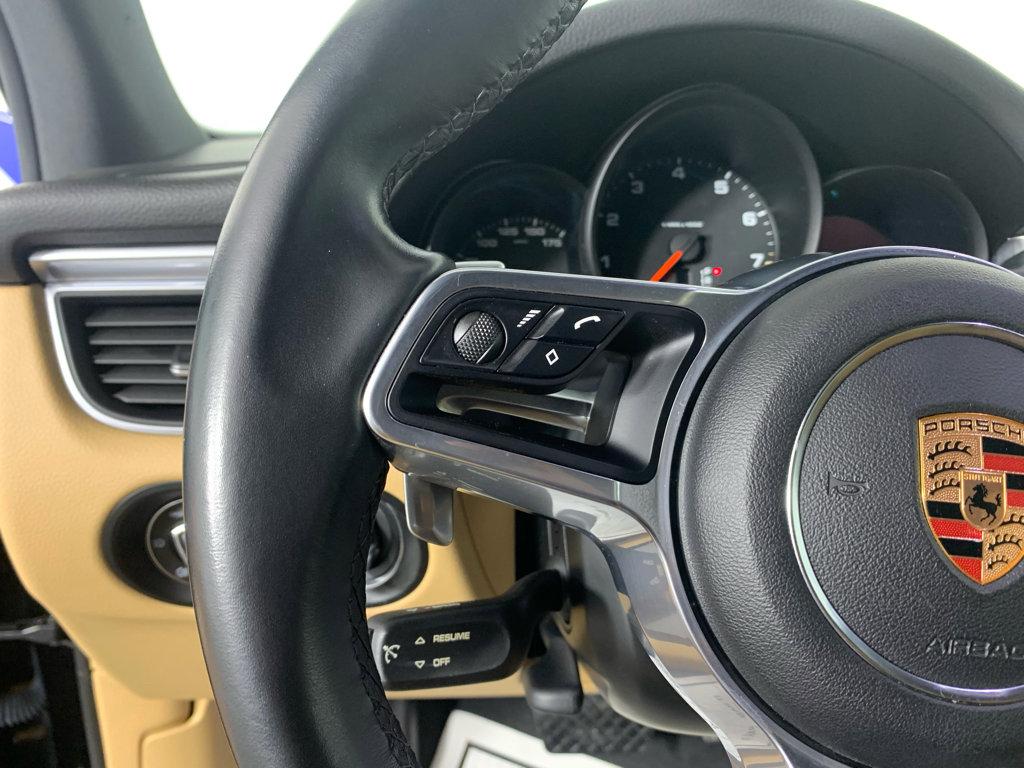 Used 2018 Porsche Macan AWD/4WD image 18