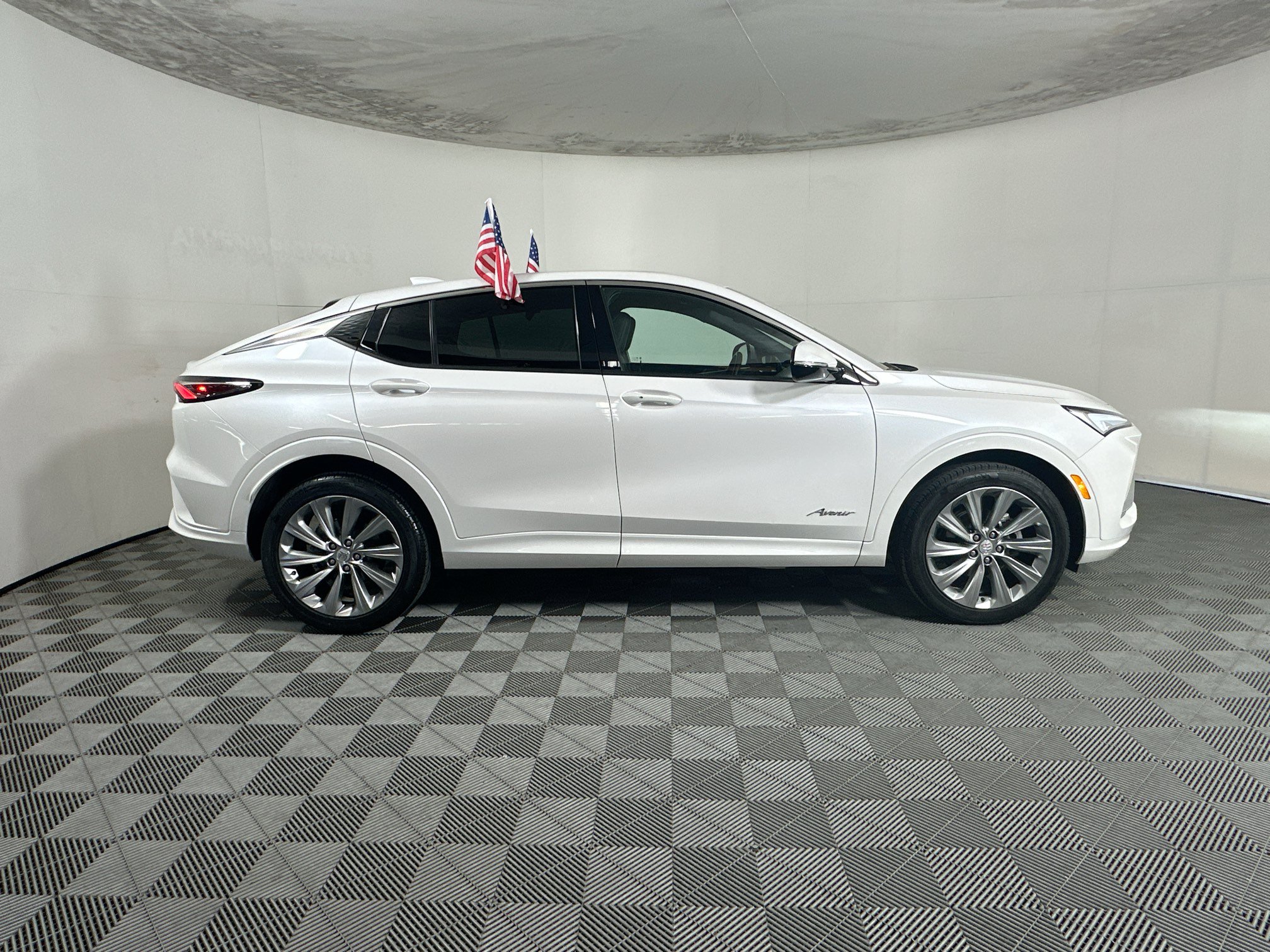 Used 2024 Buick Envista Avenir FWD image 2