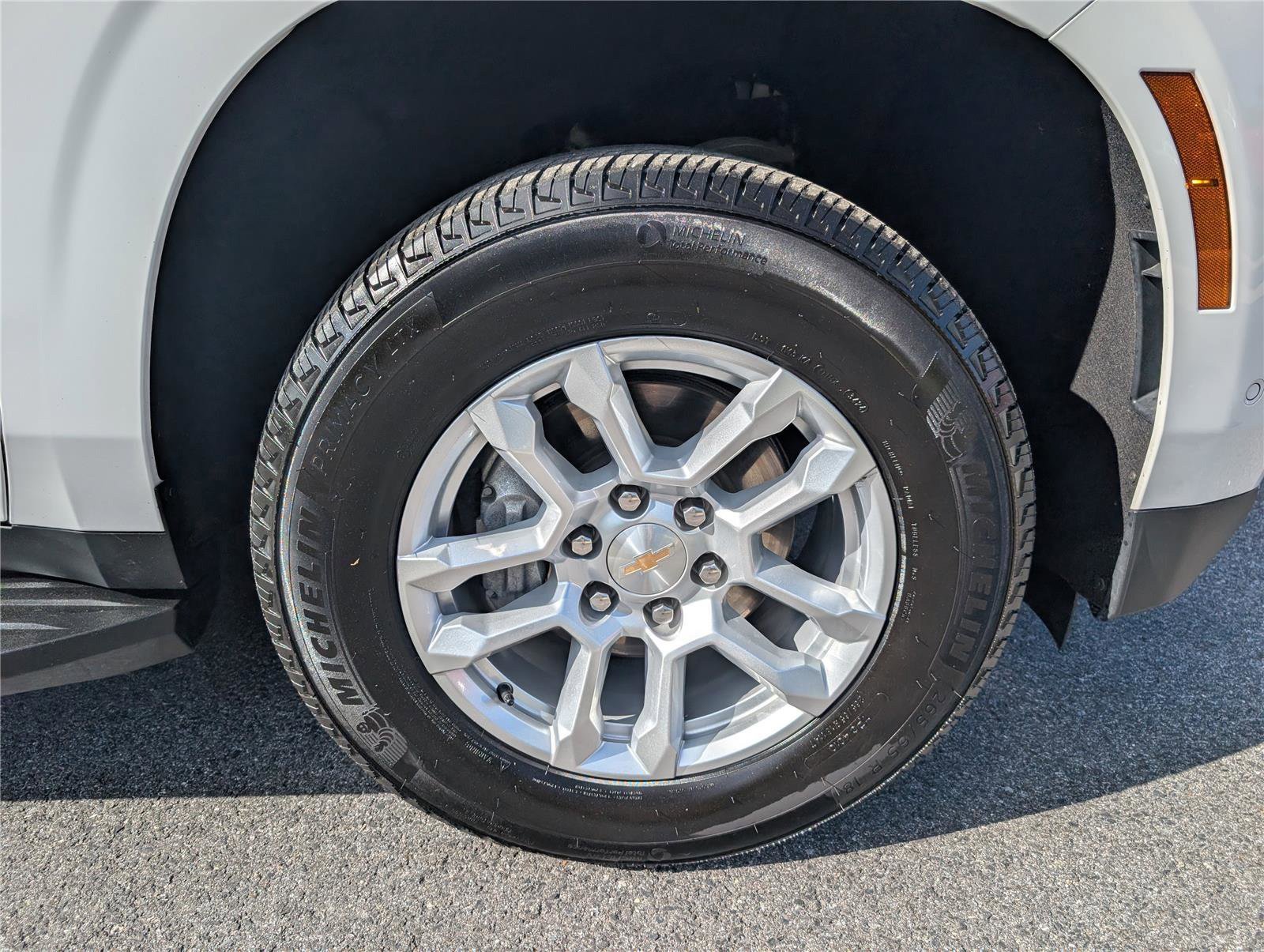 Used 2025 Chevrolet Tahoe LS AWD/4WD image 9