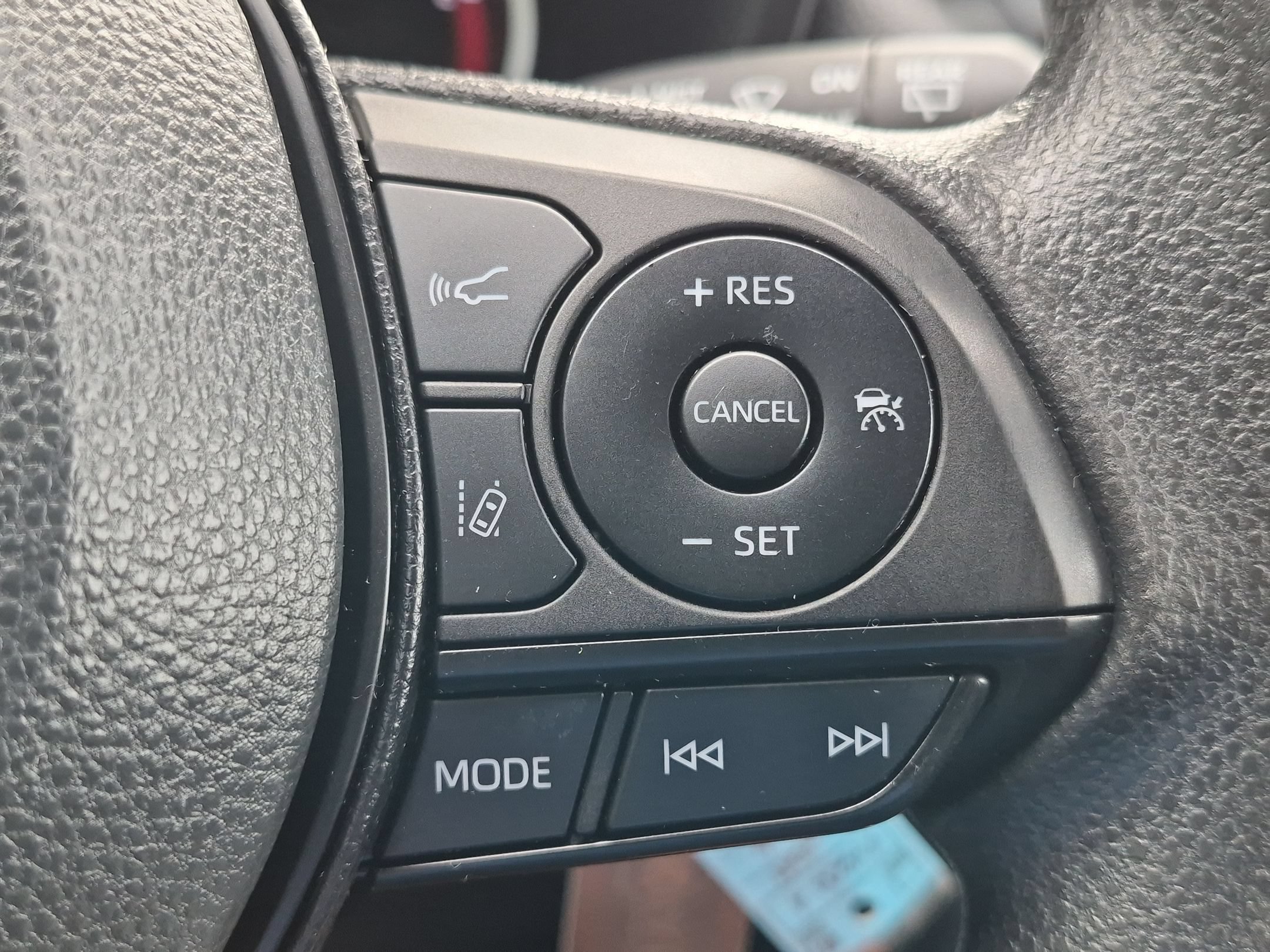 Used 2023 Toyota RAV4 LE AWD/4WD image 15