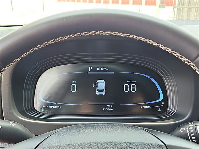 Used 2024 Hyundai Venue Limited FWD image 14