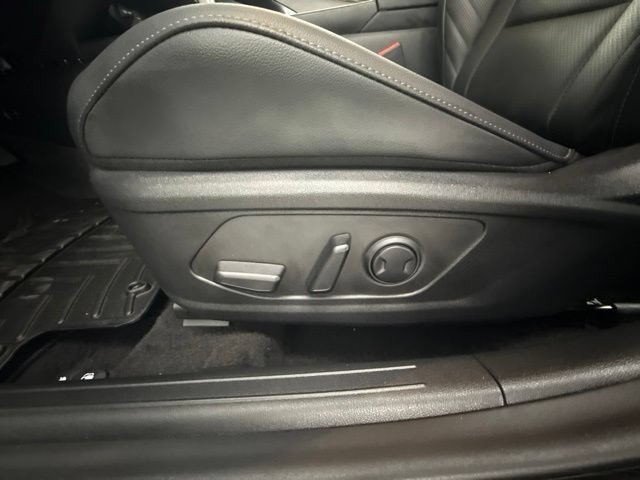 Used 2026 Hyundai Elantra Limited FWD image 16