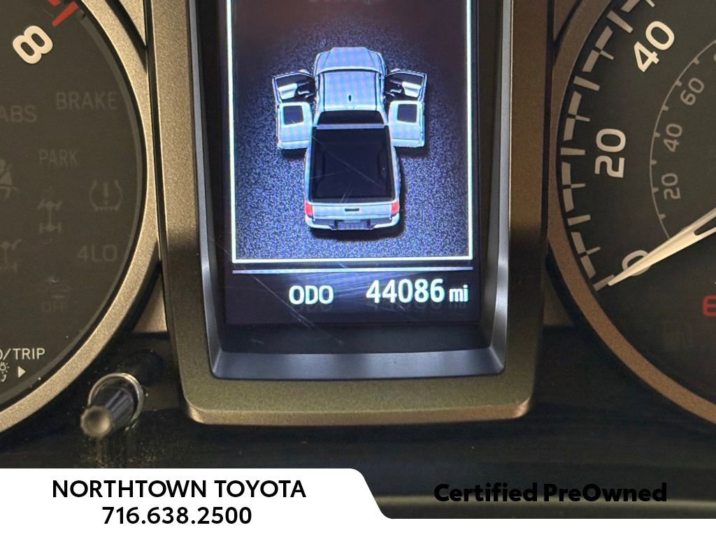 Used 2022 Toyota Tacoma TRD Sport image 9