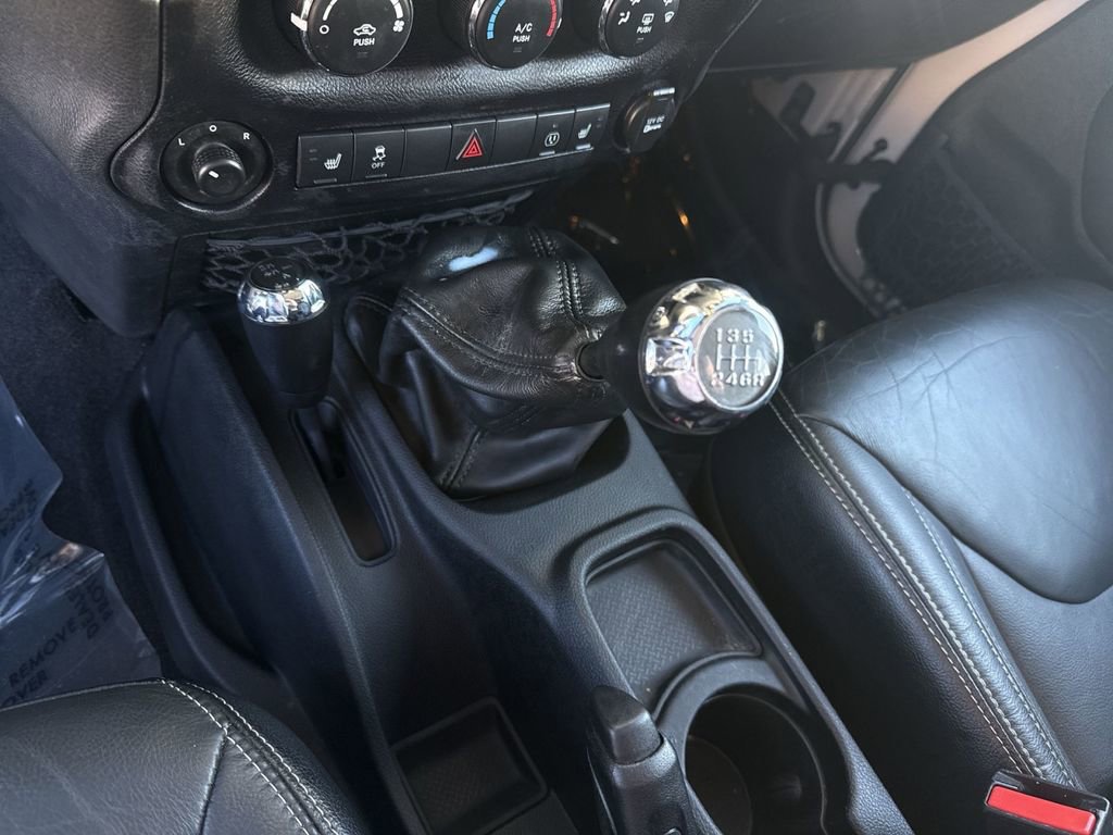 Used 2016 Jeep Wrangler Unlimited Rubicon image 20