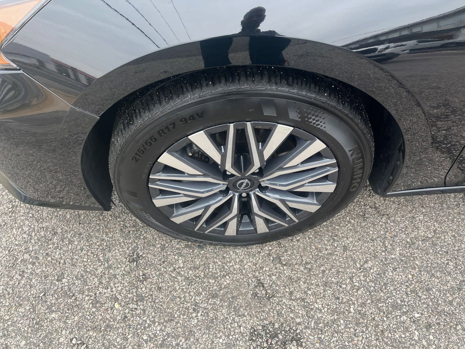 Used 2025 Nissan Altima 2.5 SV FWD image 30