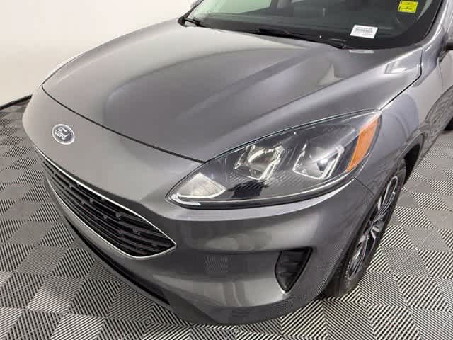 Used 2021 Ford Escape SE w/ SE Sport Appearance Package FWD image 10