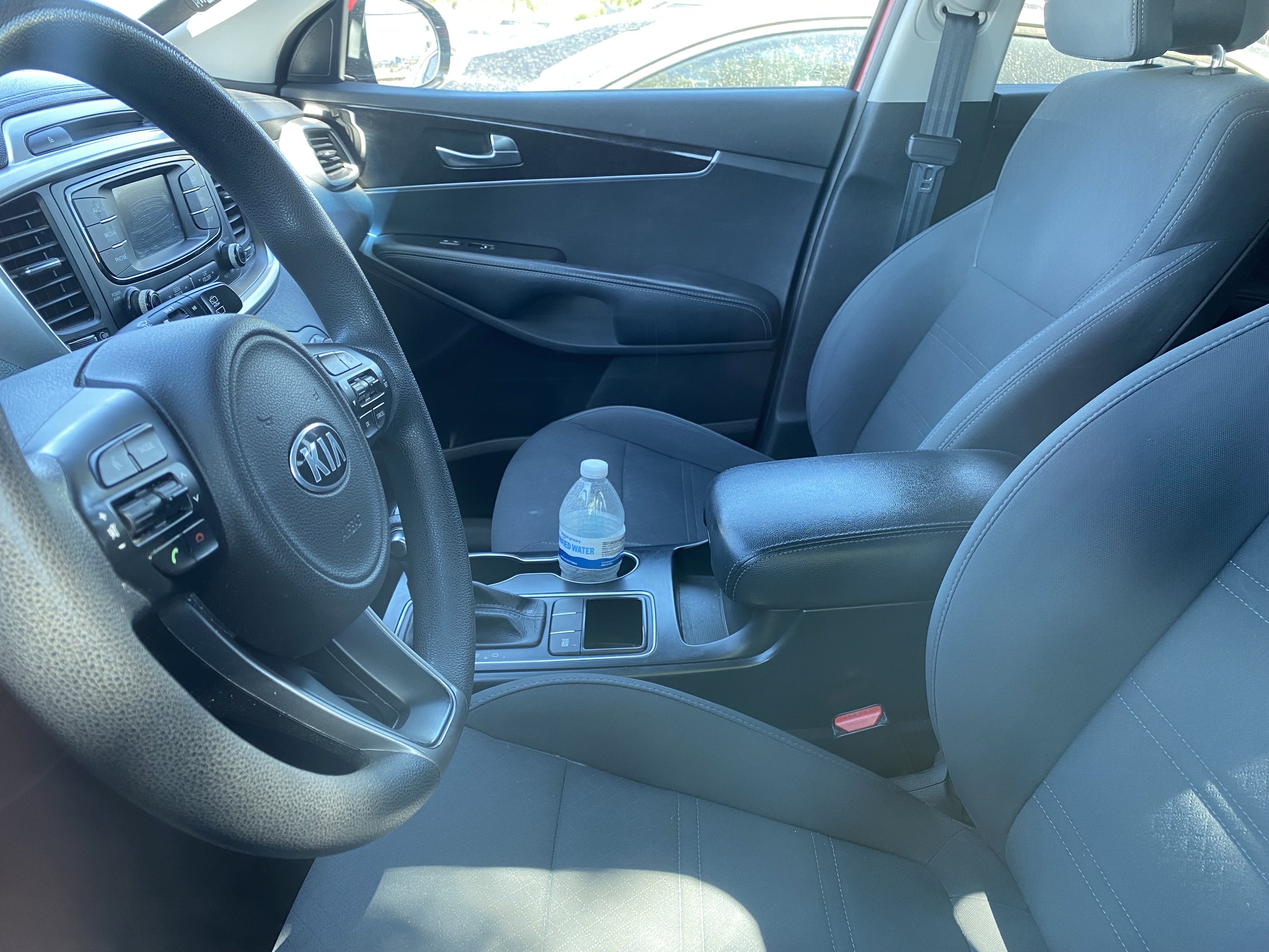 Used 2016 Kia Sorento LX image 9