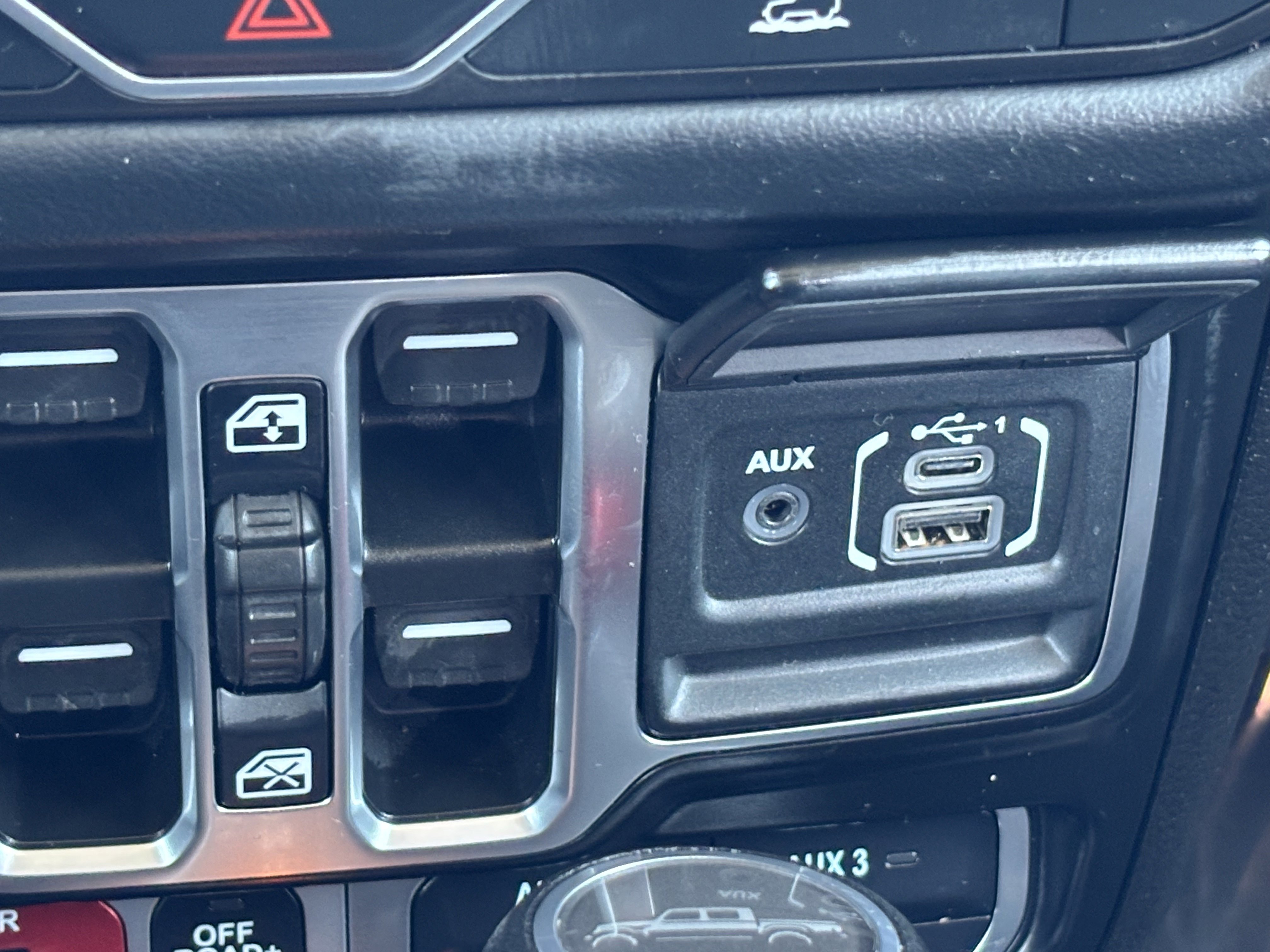 Used 2026 Jeep Gladiator Mojave AWD/4WD image 25
