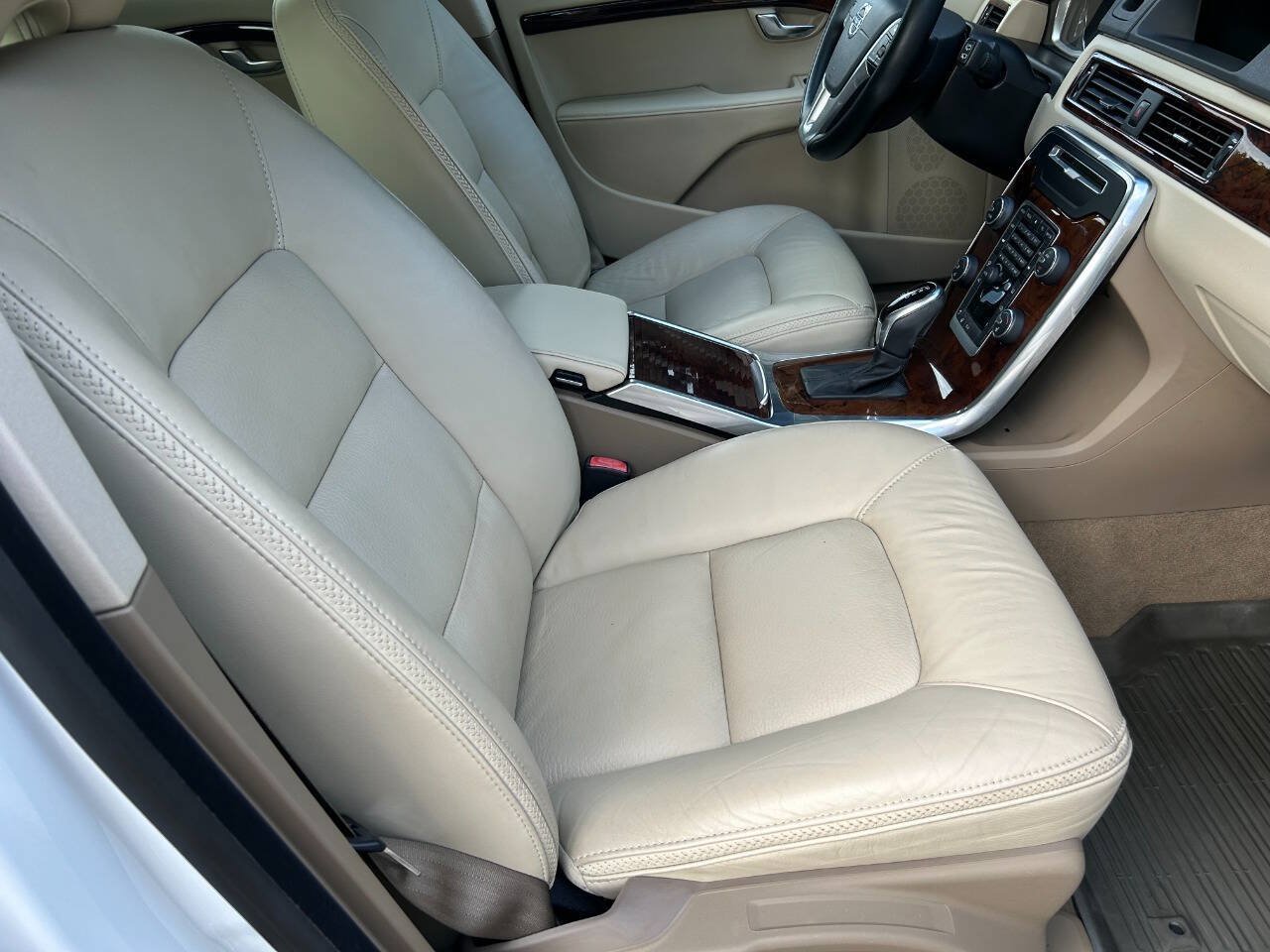 Used 2014 Volvo XC70 3.2 FWD image 36