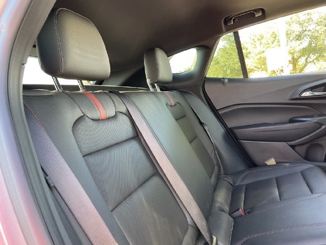Used 2024 Chevrolet Trax RS w/ Sunroof Package FWD image 28