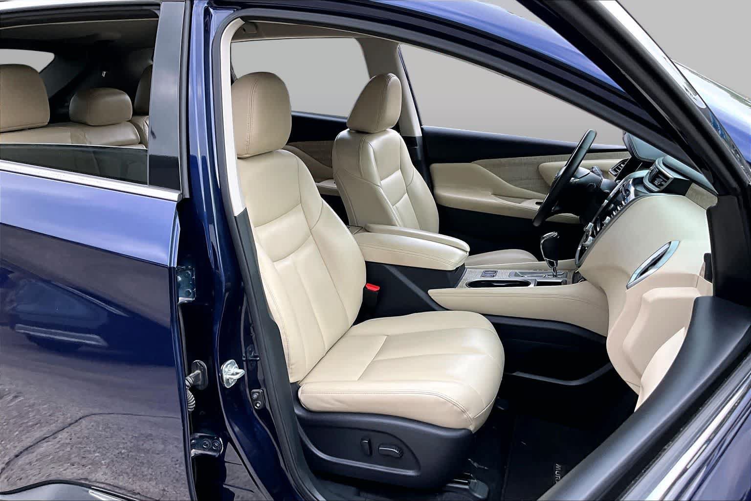 Used 2023 Nissan Murano SV FWD image 9