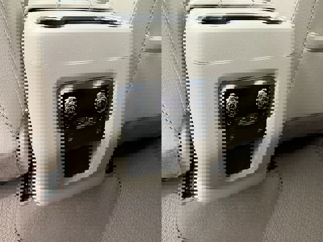 Certified 2024 GMC Yukon Denali AWD/4WD image 13