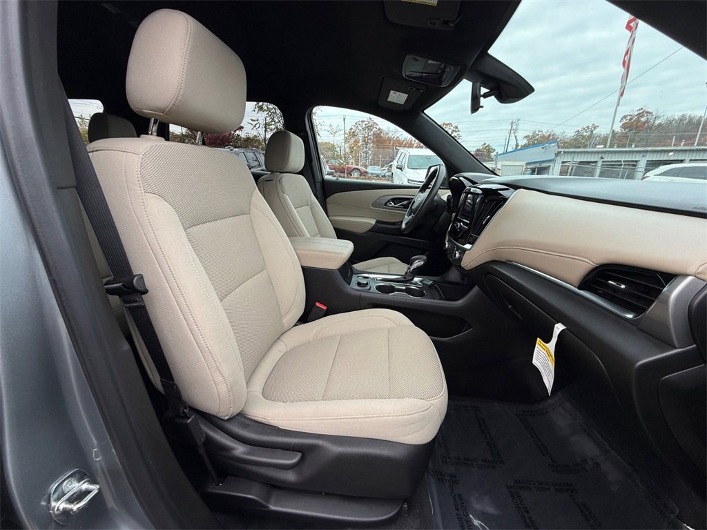 Used 2023 Chevrolet Traverse LS w/ Safety Package image 22