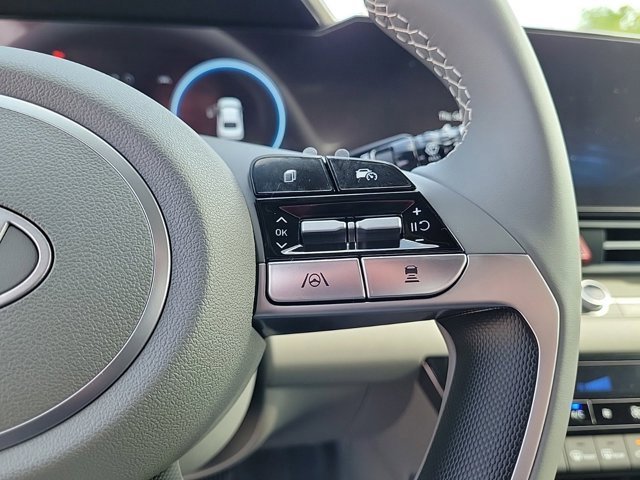 Certified 2025 Hyundai Elantra SEL image 21