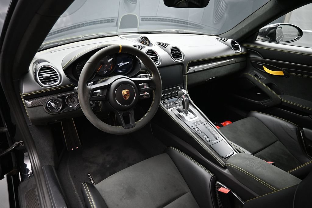 Used 2022 Porsche 718 Cayman GT4 RWD image 4
