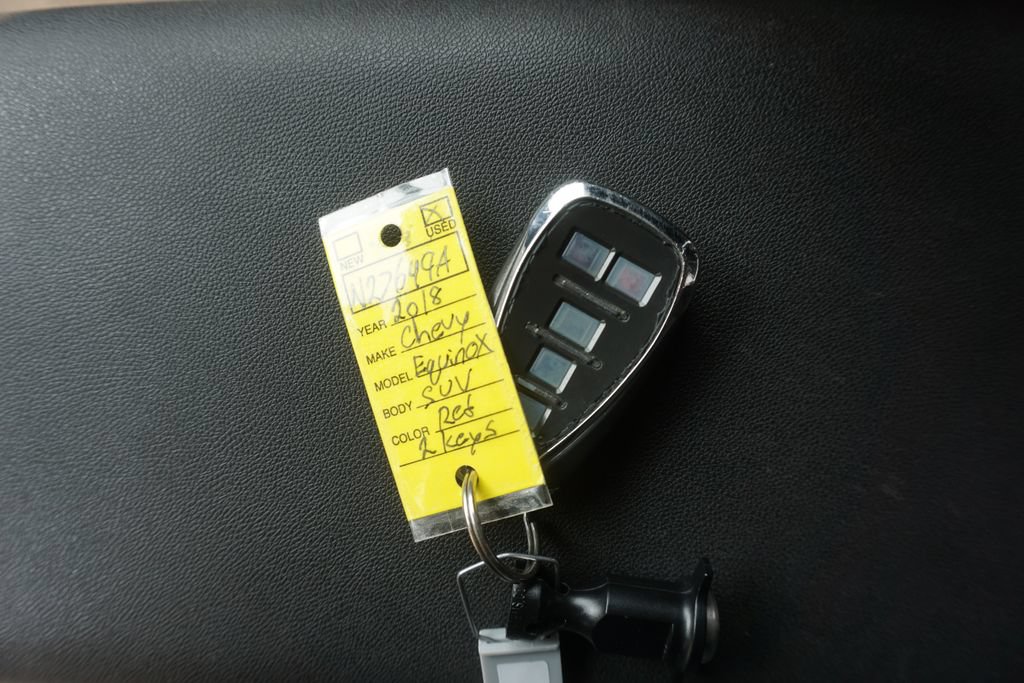 Used 2018 Chevrolet Equinox LT w/ Sun & Infotainment Package AWD/4WD image 26