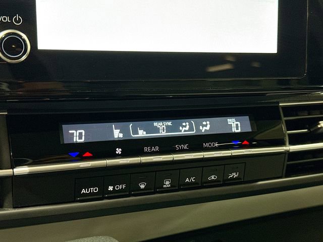 Used 2025 Toyota Sienna LE image 17