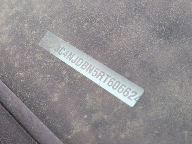 Used 2024 Jeep Compass Latitude image 8