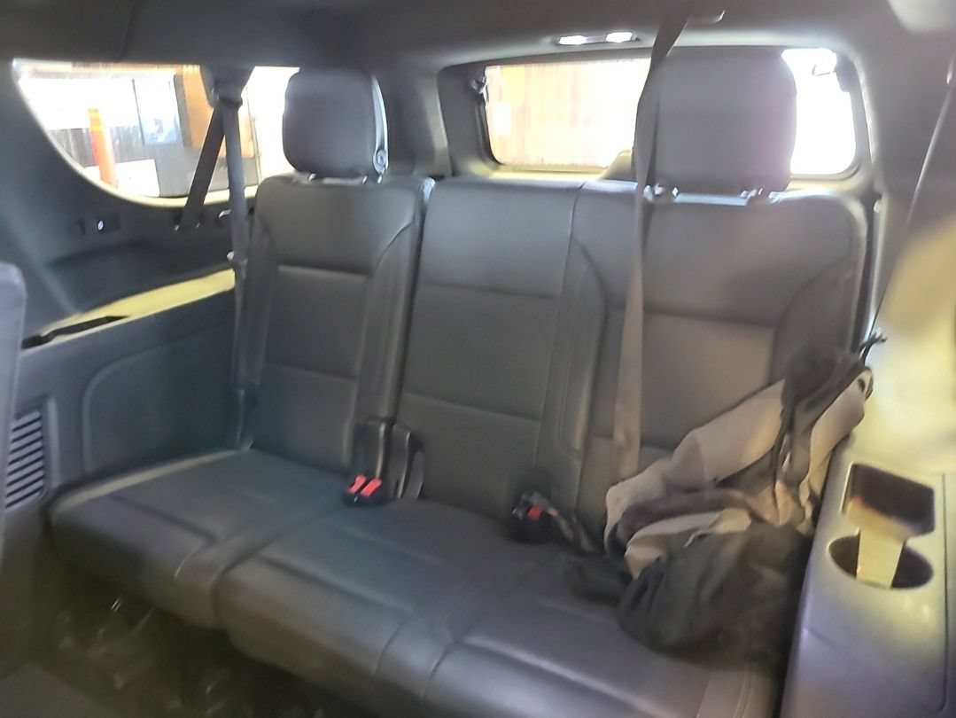 Used 2022 Chevrolet Suburban LT AWD/4WD image 15