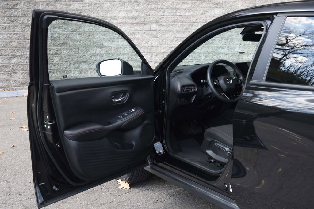 Used 2025 Honda HR-V Sport image 23