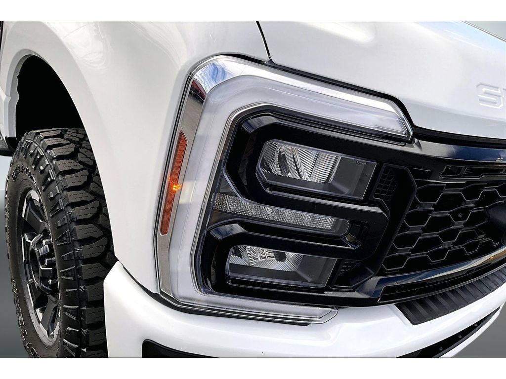 Used 2026 Ford F250 Lariat w/ Tremor Off-Road Package AWD/4WD image 25