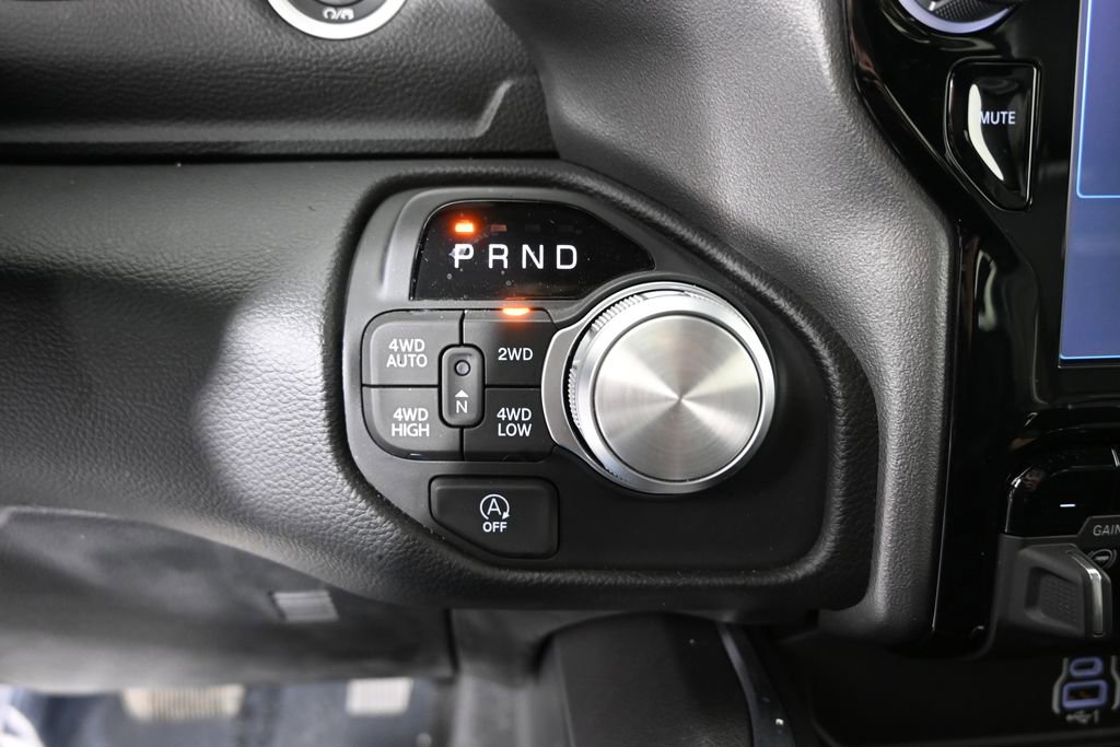 Used 2025 RAM 1500 Laramie AWD/4WD image 32