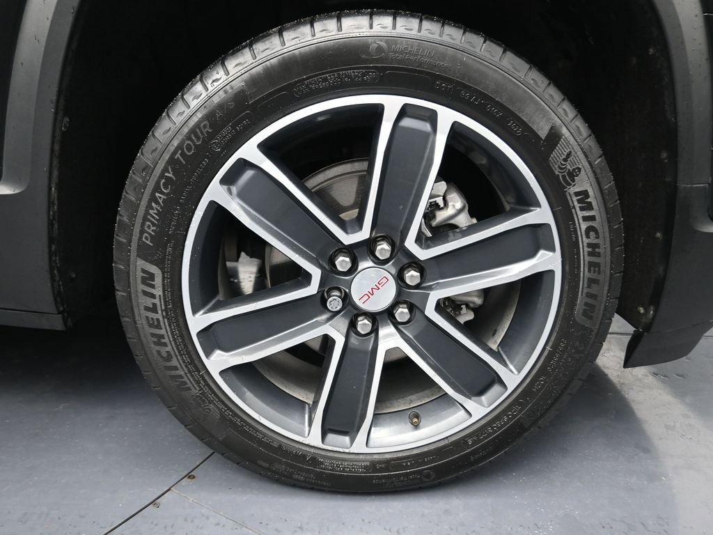 Used 2023 GMC Acadia SLT w/ Technology Package image 5