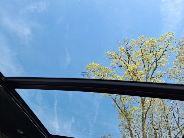 Used 2024 Jeep Wagoneer L Series II w/ Premium Group I image 14