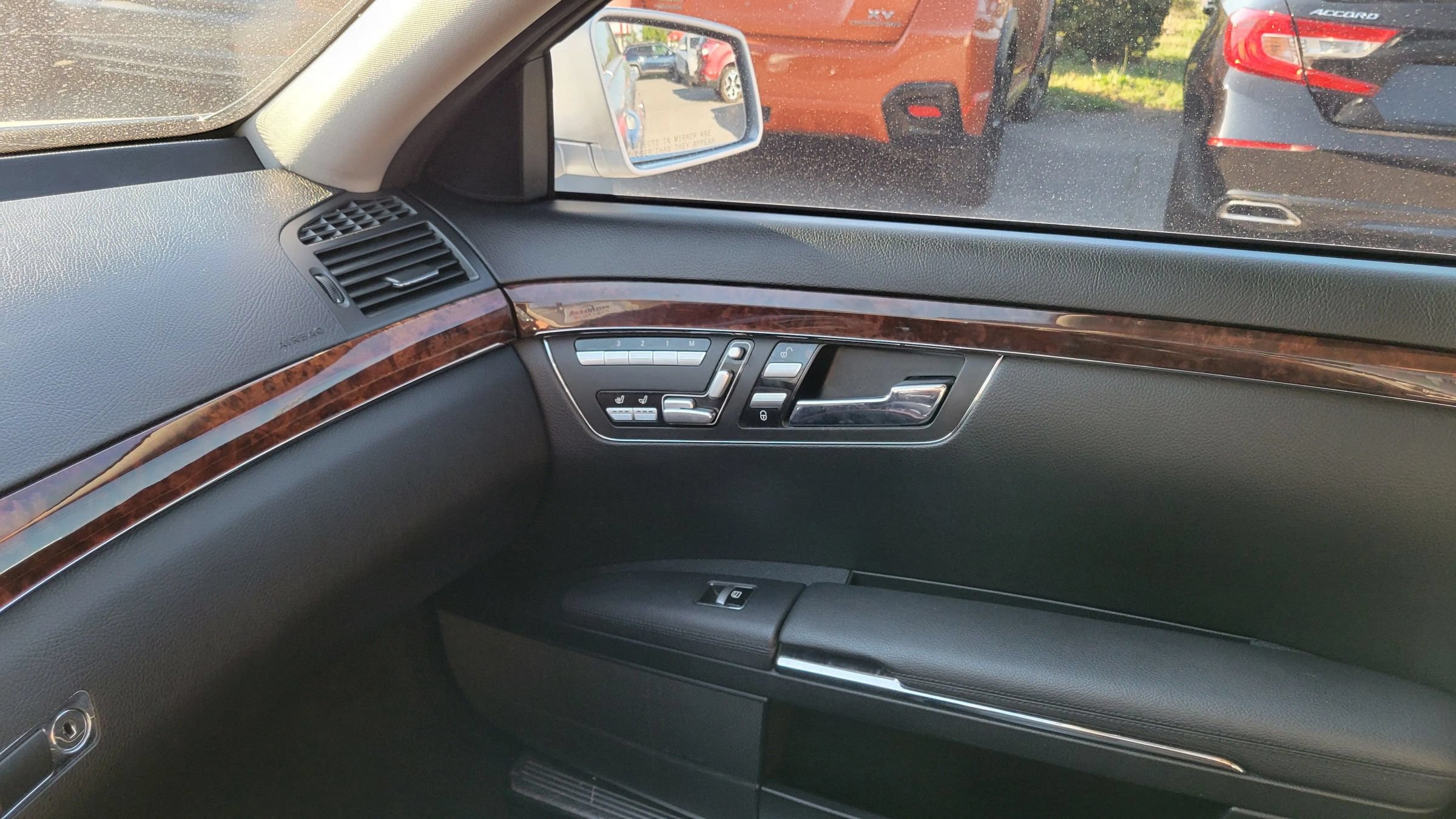 Used 2012 Mercedes-Benz S 550 4MATIC w/ Premium 2 Pkg image 7