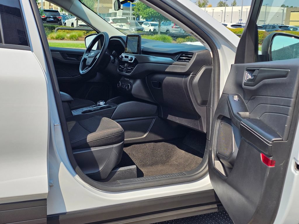 Used 2025 Ford Escape Active AWD/4WD image 13