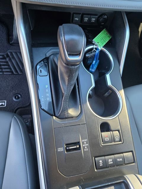 Used 2021 Toyota Highlander XLE image 17