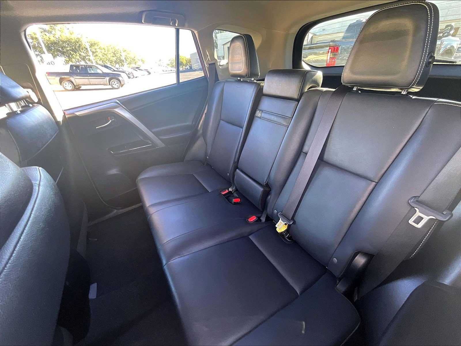 Used 2018 Toyota RAV4 Limited w/ Advanced Technology Package AWD/4WD image 27