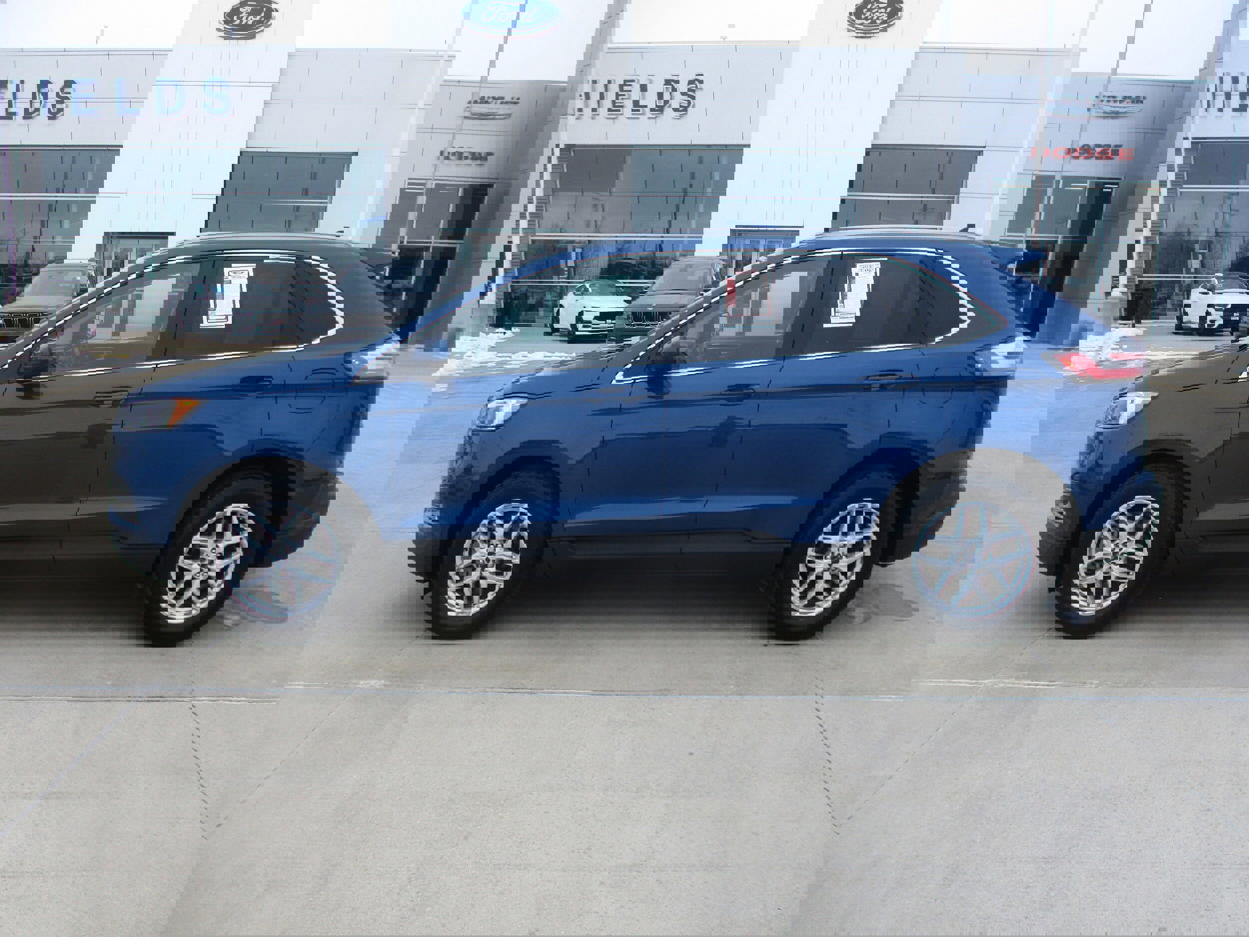 Used 2024 Ford Edge SEL w/ Convenience Package image 3