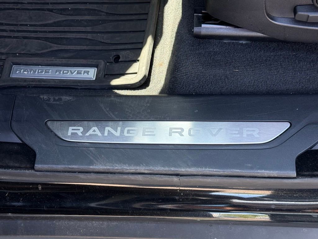 Certified 2026 Land Rover Range Rover Velar Dynamic SE AWD/4WD image 13