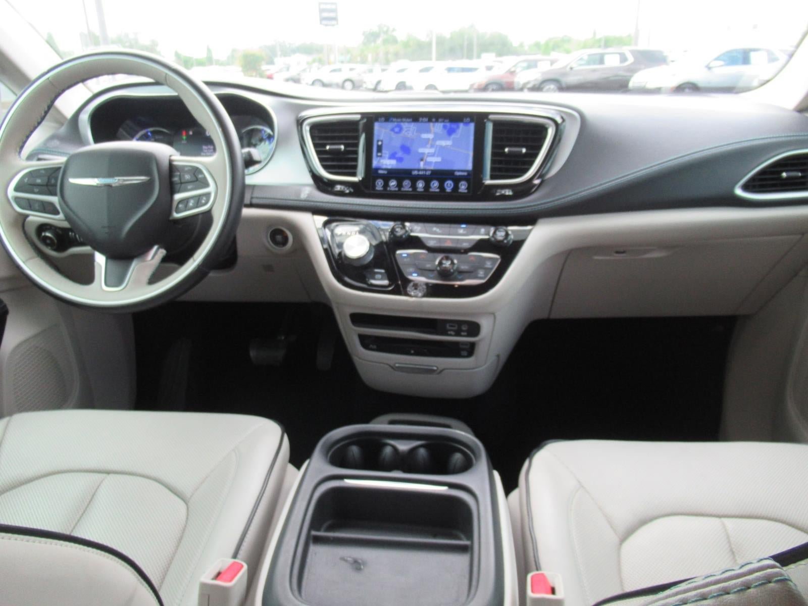 Used 2017 Chrysler Pacifica Platinum FWD image 12