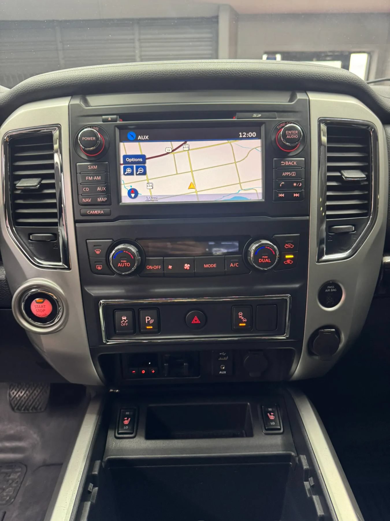 Used 2017 Nissan Titan SV RWD image 29