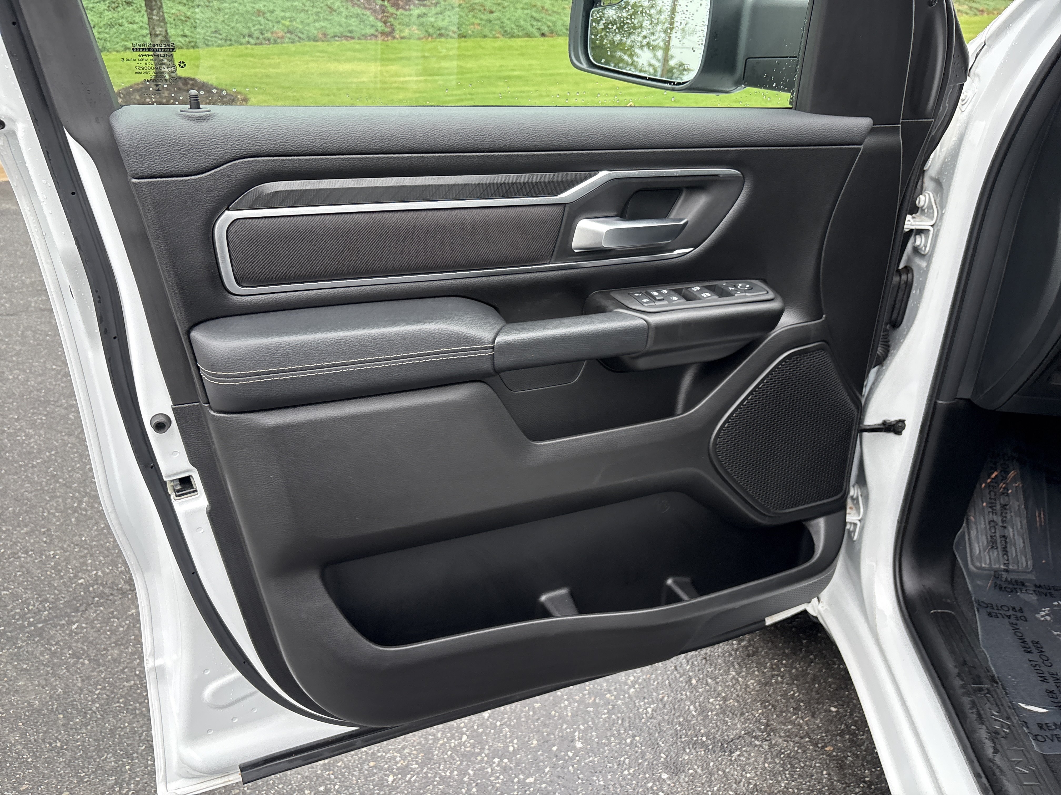Certified 2025 RAM 1500 Big Horn w/ Night Edition AWD/4WD image 15