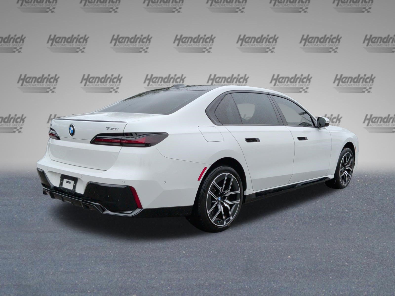 Used 2024 BMW 740i xDrive AWD/4WD image 3