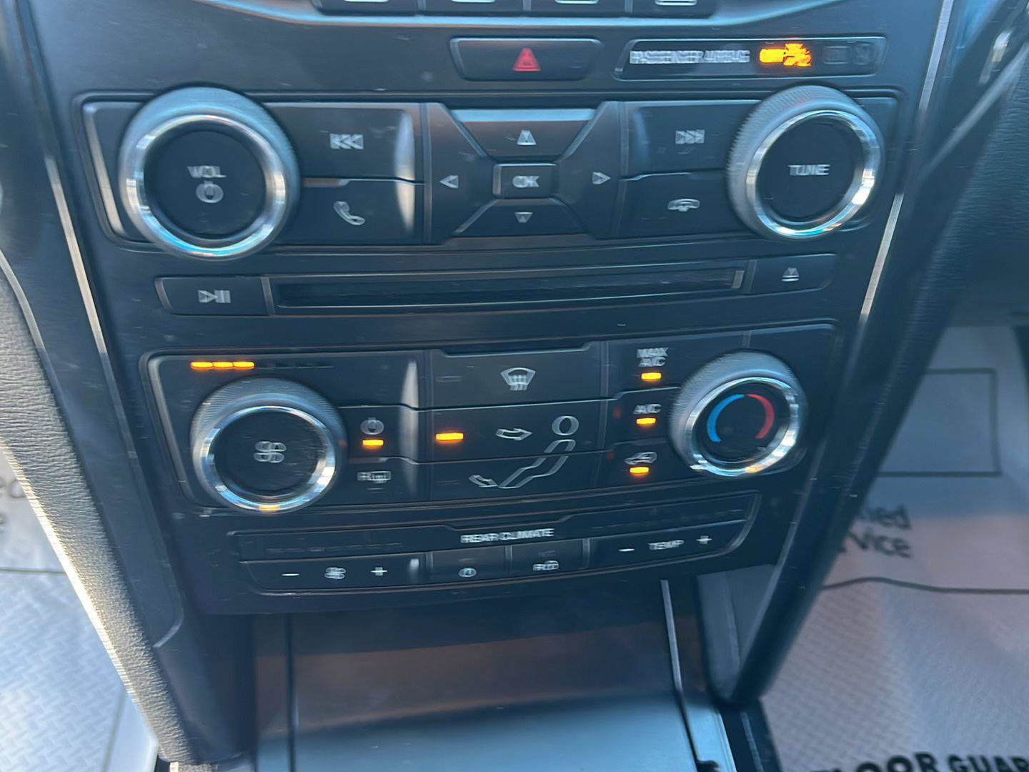 Used 2016 Ford Explorer XLT FWD image 15