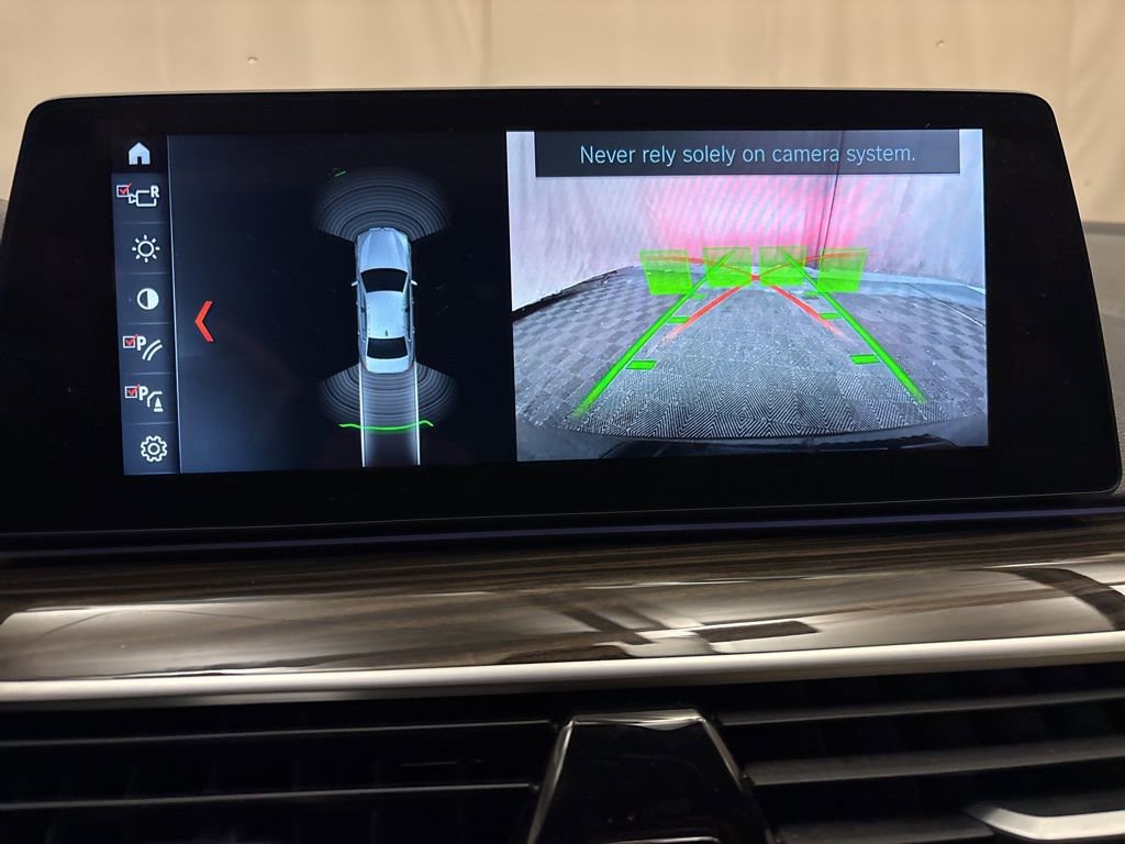 Used 2018 BMW 540i xDrive w/ Premium Package image 16