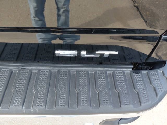 New 2025 GMC Sierra 2500 SLT w/ SLT Premium Package AWD/4WD image 37