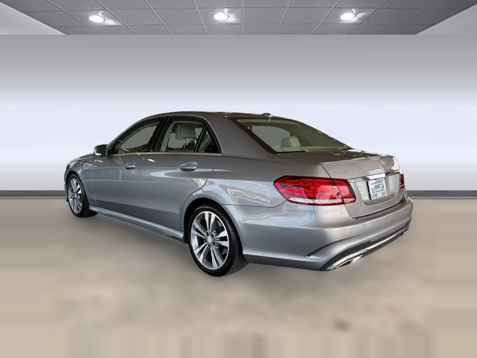 Used 2014 Mercedes-Benz E 350 Sedan image 3